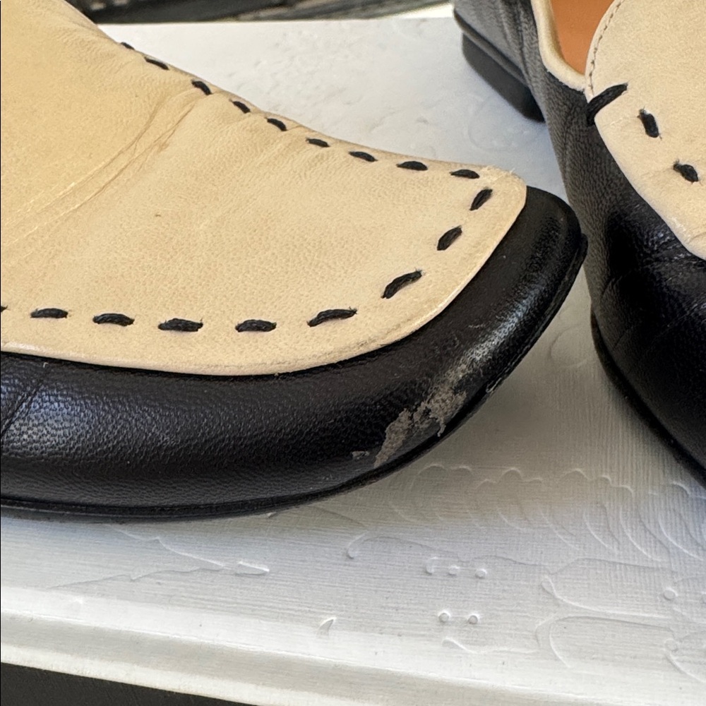 Prada two tone box toe leather loafers. Size 36 - Picture 11 of 11